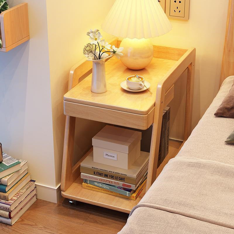 Table de bout à deux niveaux en bois de caoutchouc trapézoïdal minimaliste moderne avec planches multicouches en bois de pin pour chambre à coucher 