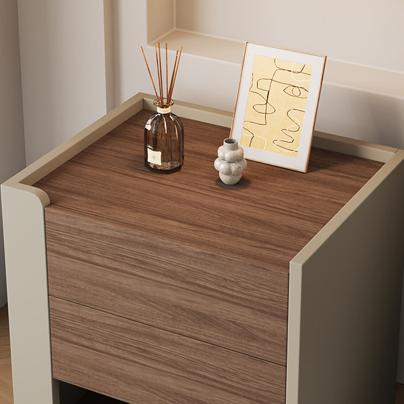 Moderner luxuriöser quadratischer umweltfreundlicher Nachttisch aus Holzwerkstoff, Sperrholz, Kiefernholz und Metall mit 2 Schubladen für das Schlafzimmer 