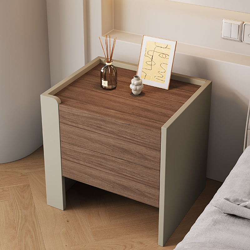 Moderner luxuriöser quadratischer umweltfreundlicher Nachttisch aus Holzwerkstoff, Sperrholz, Kiefernholz und Metall mit 2 Schubladen für das Schlafzimmer 