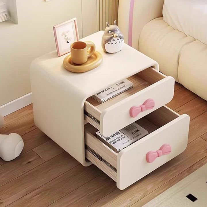 Moderner rechteckiger Art-Déco-Nachttisch für Kinder mit Schleifendetail, aus Sperrholz, Cat-Scratch-Leder und MDF, 2 Schubladen, für das Schlafzimmer 