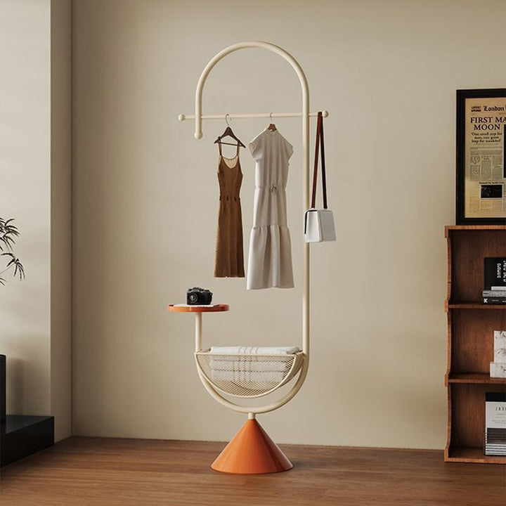 Moderner minimalistischer G-förmiger Bodenständer aus Eisen-Kohlenstoffstahl mit 1 Korb für das Schlafzimmer 