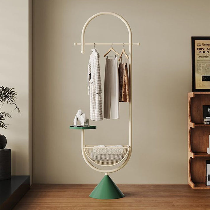 Moderner minimalistischer G-förmiger Bodenständer aus Eisen-Kohlenstoffstahl mit 1 Korb für das Schlafzimmer 