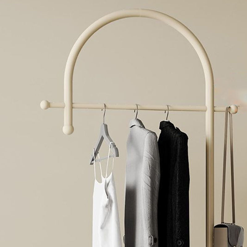 Moderner minimalistischer G-förmiger Bodenständer aus Eisen-Kohlenstoffstahl mit 1 Korb für das Schlafzimmer 