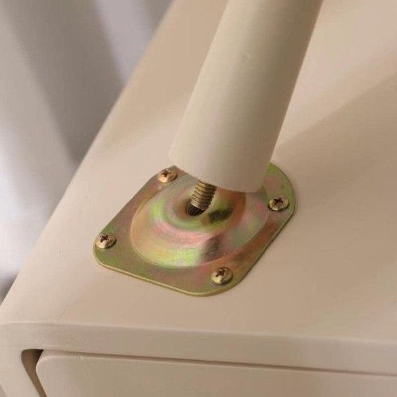 Traditioneller rustikaler quadratischer Nachttisch aus Gummibaum-Massivholz mit mehrschichtigem PE-Rattan-Geflecht und 1-Schrank für das Schlafzimmer 