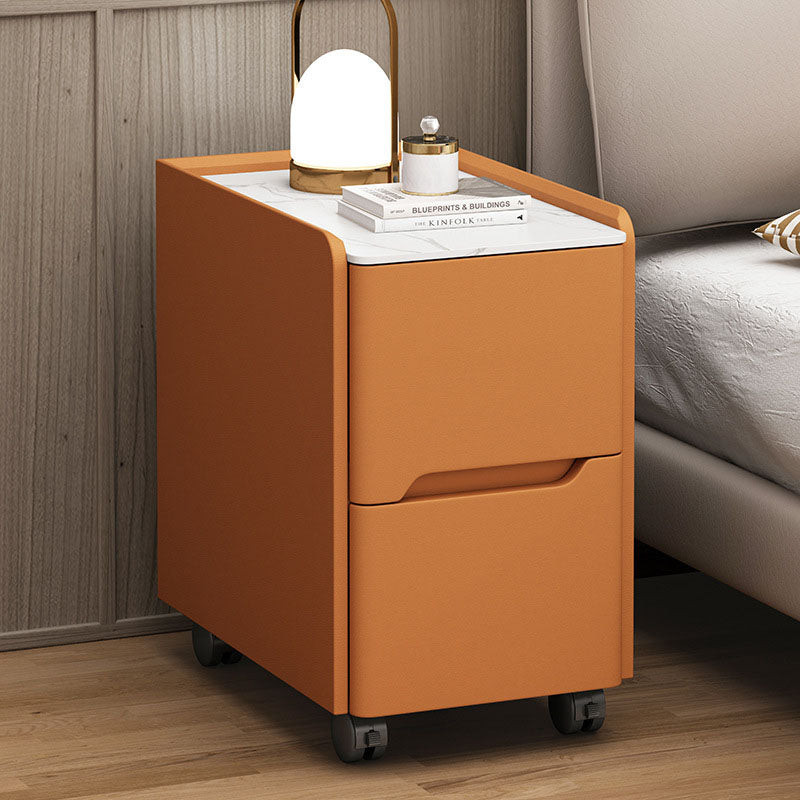 Table de chevet mobile à 2 tiroirs pour chambre, style scandinave contemporain, rectangulaire étroit, plateau en roche, bois de pin massif, panneau multicouche, griffoir pour chat en cuir et quincaillerie 