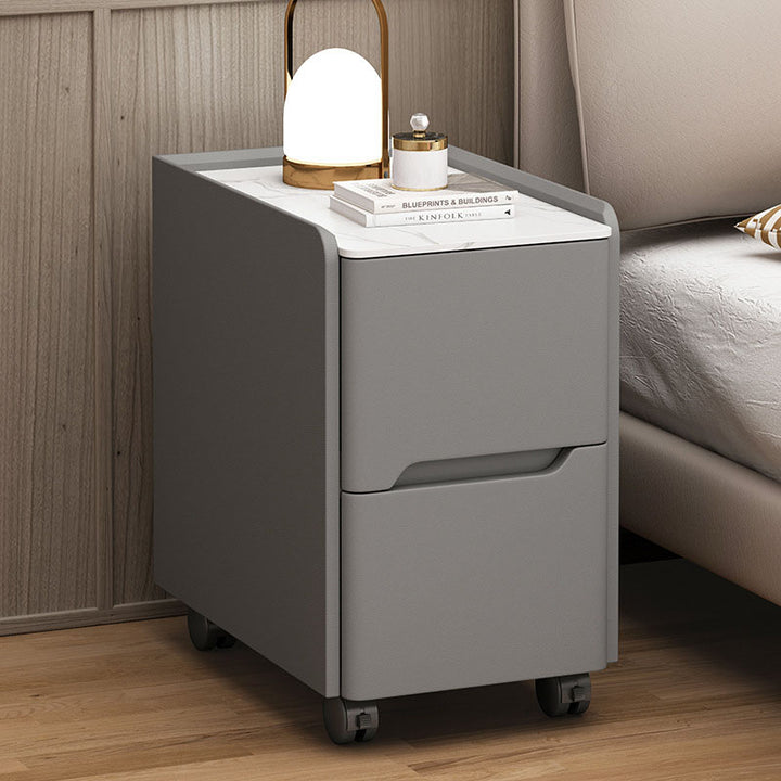 Table de chevet mobile à 2 tiroirs pour chambre, style scandinave contemporain, rectangulaire étroit, plateau en roche, bois de pin massif, panneau multicouche, griffoir pour chat en cuir et quincaillerie 