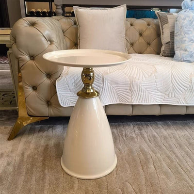 Table d'extrémité en métal en acier inoxydable en forme de cône rond scandinave contemporain à 1 niveau pour salon 