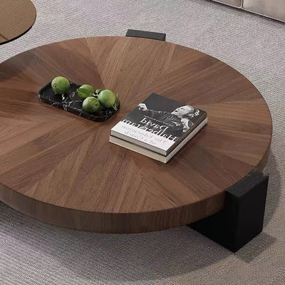 Zeitgenössischer skandinavischer runder quadratischer Beistelltisch aus Massivholz mit 1 Ebene für das Wohnzimmer 