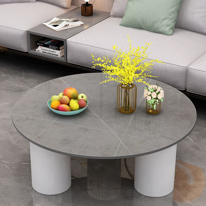 Moderner minimalistischer runder Säulen-Steinplatten-Glas-Stahlrahmen-Beistelltisch 1-stufig für das Wohnzimmer 