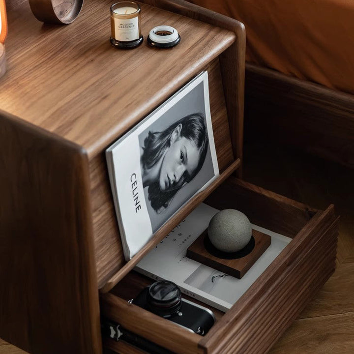 Table de nuit moderne minimaliste à rayures carrées en bois massif avec 1 tiroir pour chambre 
