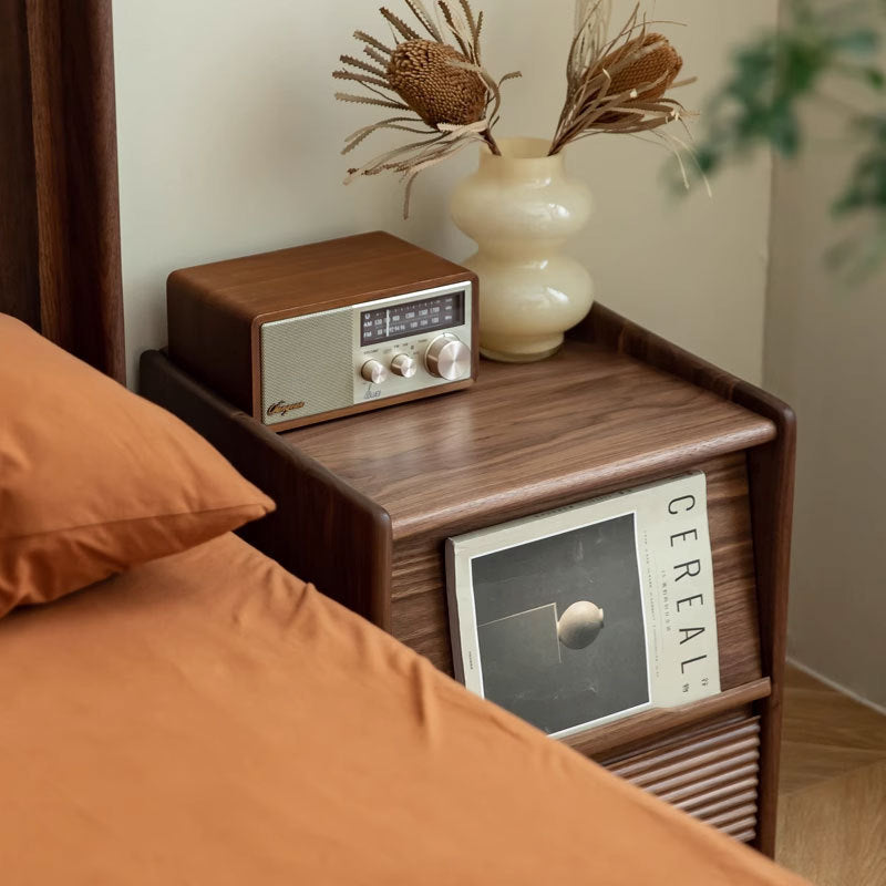 Table de nuit moderne minimaliste à rayures carrées en bois massif avec 1 tiroir pour chambre 