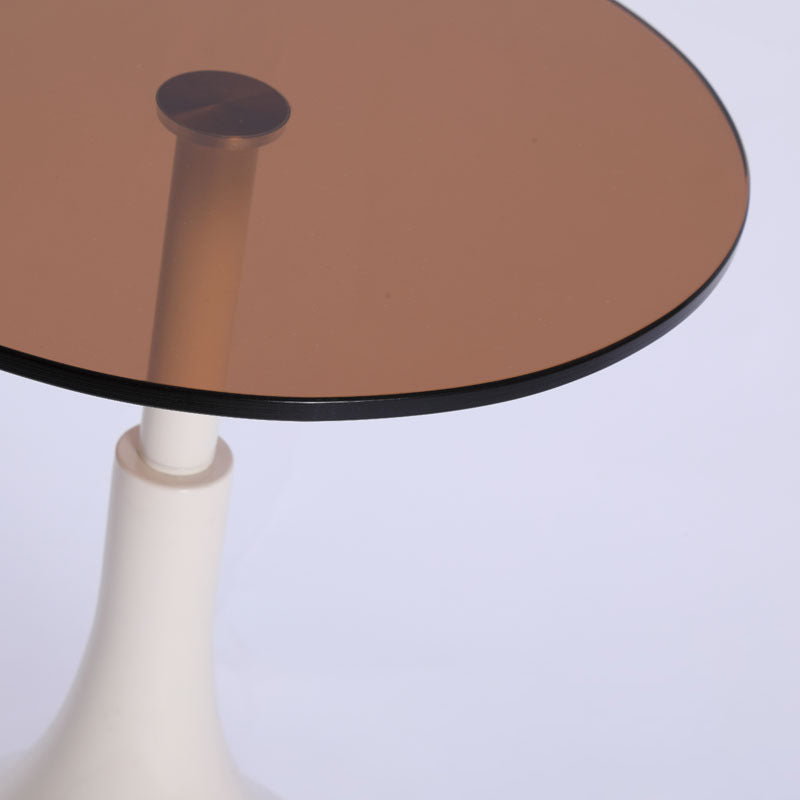 Moderner minimalistischer runder Zylinder aus gehärtetem Glas und Metall, 1-stufiger Beistelltisch für das Wohnzimmer 