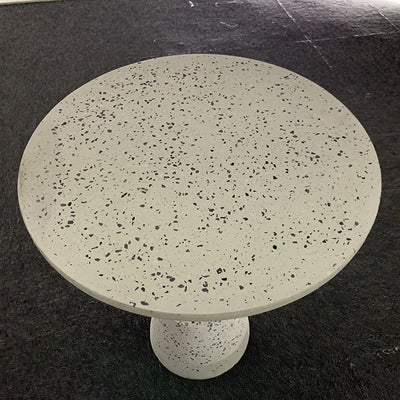 Table d'appoint contemporaine scandinave ronde en fer graphite à pieds effilés 1 niveau pour salon 