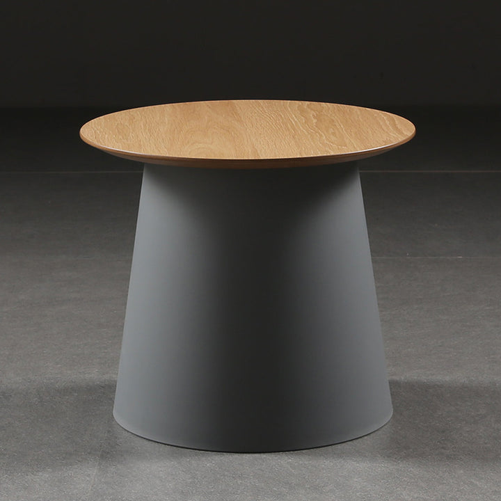 Moderner minimalistischer runder PP-Beistelltisch 1-stufig für das Wohnzimmer 