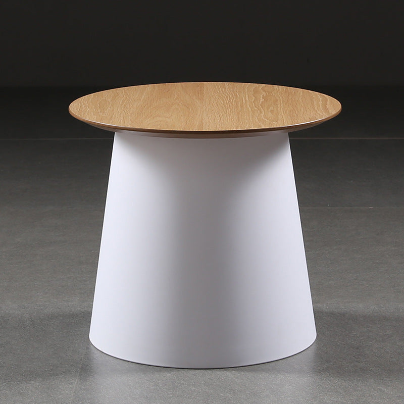 Moderner minimalistischer runder PP-Beistelltisch 1-stufig für das Wohnzimmer 