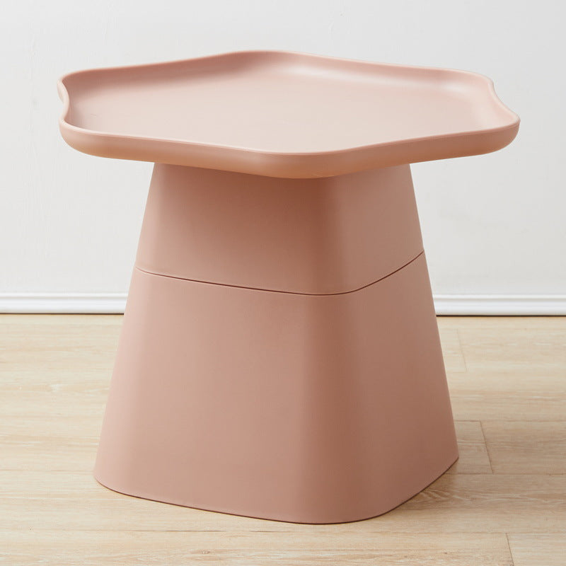 Moderner minimalistischer sechseckiger quadratischer Kegel-PP-Beistelltisch 1-stufig für das Wohnzimmer 