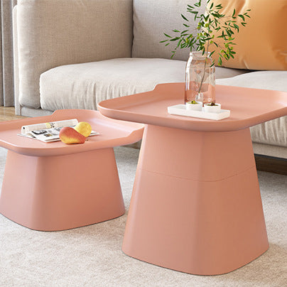 Moderner minimalistischer sechseckiger quadratischer Kegel-PP-Beistelltisch 1-stufig für das Wohnzimmer 