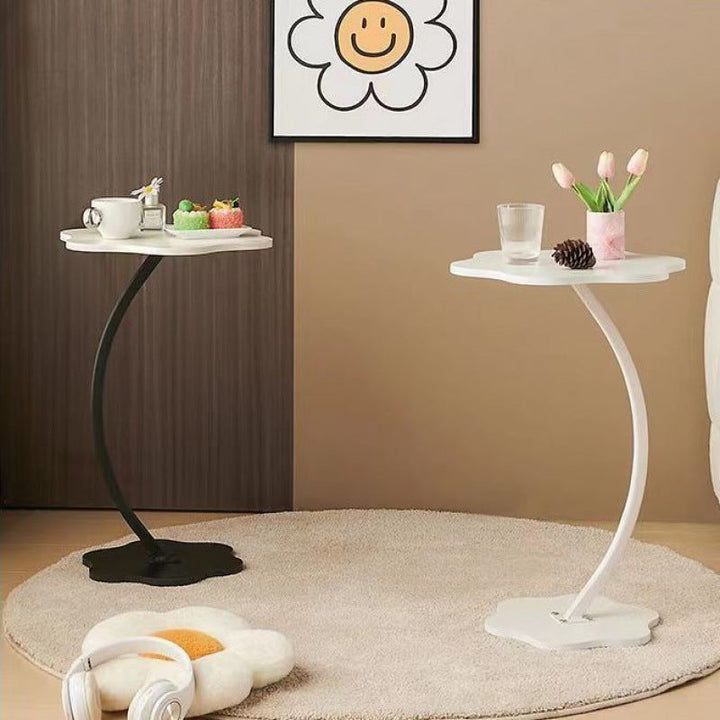 Zeitgenössischer nordischer Blumen gebogener MDF-Stahl-Metall-Beistelltisch für das Wohnzimmer 