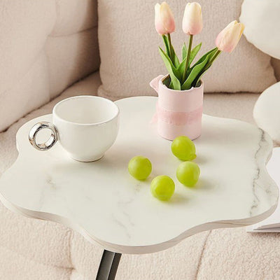 طاولة نهاية معدنية من الفولاذ المعدني المنحني بتصميم زهرة نوردية معاصرة لغرفة المعيشة 