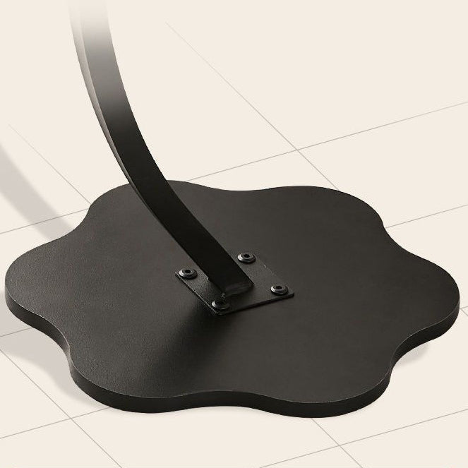Zeitgenössischer nordischer Blumen gebogener MDF-Stahl-Metall-Beistelltisch für das Wohnzimmer 