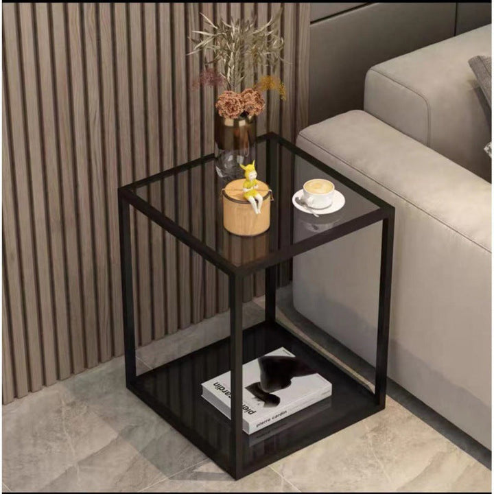 Table de bout en fer à deux niveaux avec plateau en verre renforcé carré minimaliste moderne pour salon 
