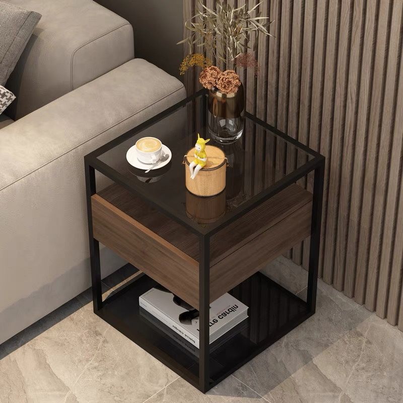 Table de bout en fer à deux niveaux avec plateau en verre renforcé carré minimaliste moderne pour salon 