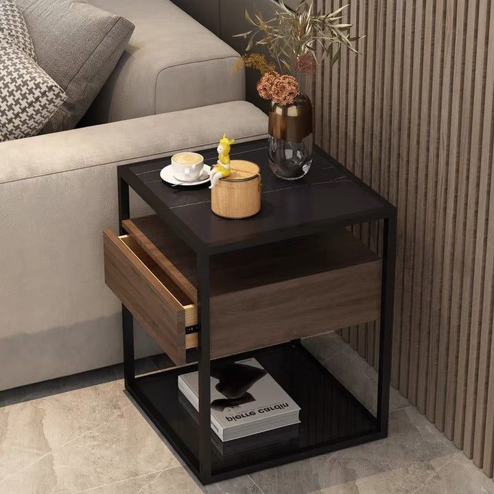 Table de bout en fer à deux niveaux avec plateau en verre renforcé carré minimaliste moderne pour salon 