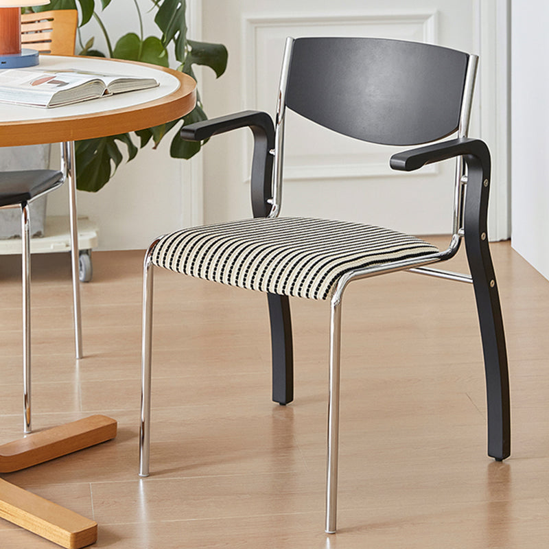 Silla de comedor contemporánea retro rectangular de contrachapado, hierro y tela con respaldo y reposabrazos para comedor 