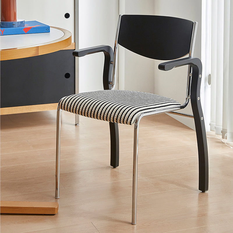 Silla de comedor contemporánea retro rectangular de contrachapado, hierro y tela con respaldo y reposabrazos para comedor 
