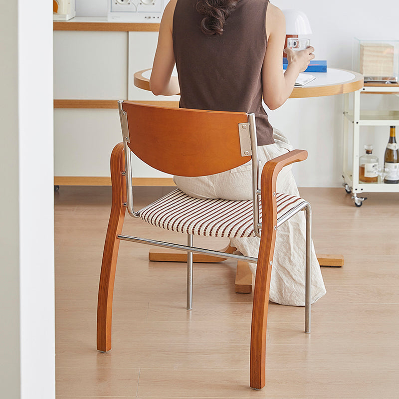 Silla de comedor contemporánea retro rectangular de contrachapado, hierro y tela con respaldo y reposabrazos para comedor 