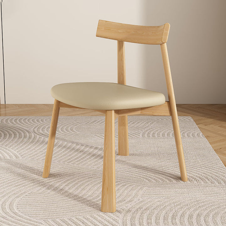 Moderner schlichter Esszimmerstuhl aus Gummibaumholz mit quadratischer Rückenlehne und Kunstlederbezug für das Esszimmer 