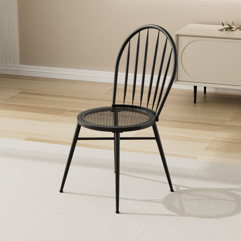 Silla de comedor contemporánea nórdica con respaldo hueco y estructura de acero al carbono tapizada para comedor 