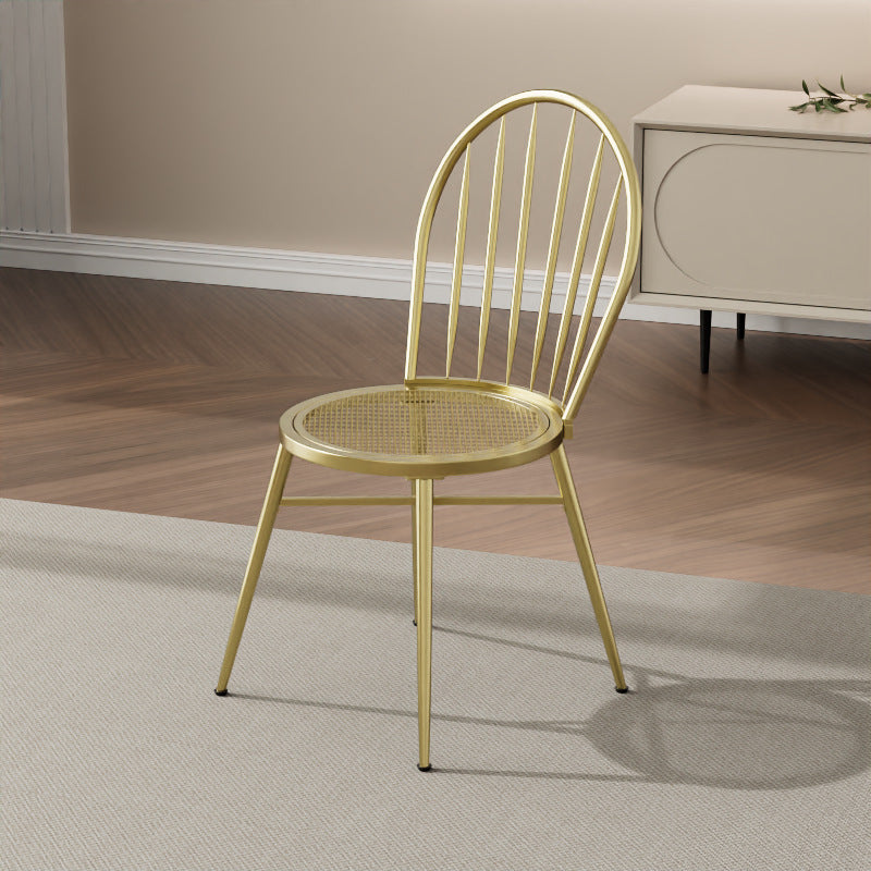 Silla de comedor contemporánea nórdica con respaldo hueco y estructura de acero al carbono tapizada para comedor 