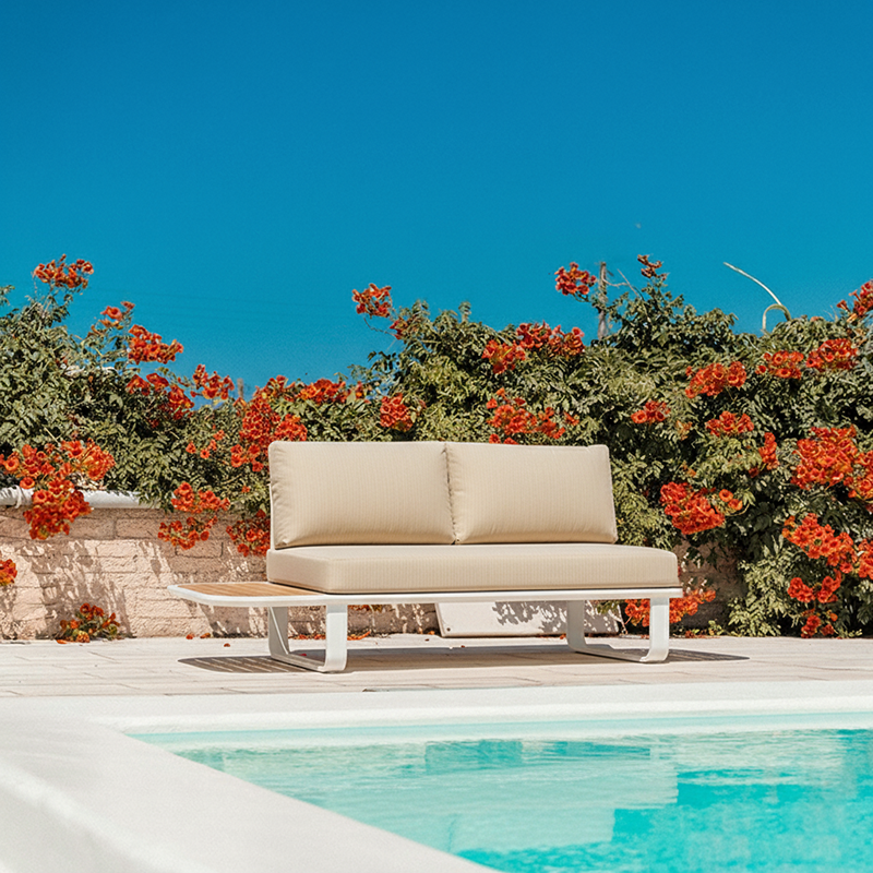 Minimalistisches Outdoor-Teak- und Aluminium-Sofa - 1/2 Sitzer für Terrasse und Garten 
