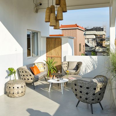 Contemporary Aluminum Outdoor Table - Tempered Glass Surface Coffee Table For Outdoor Patio
