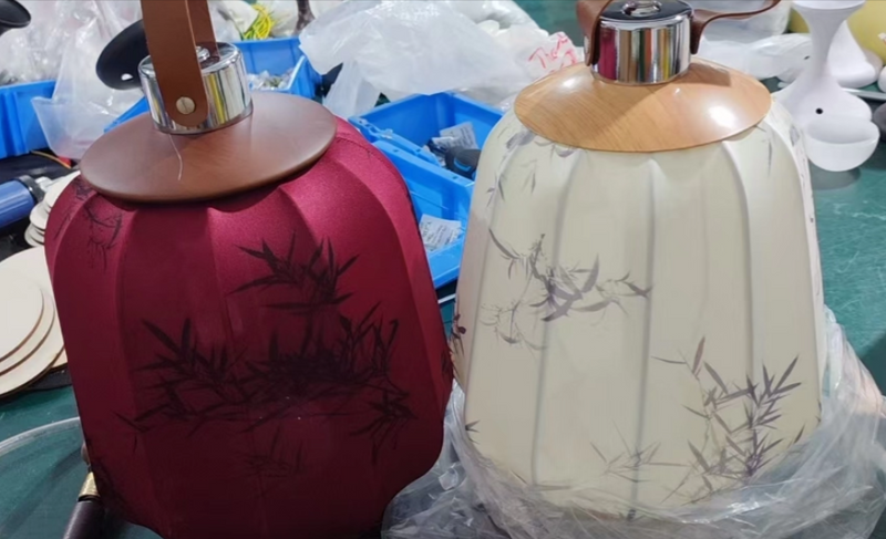 Lámpara de mesa LED de tela de cilindro de madera china tradicional para sala de estar 