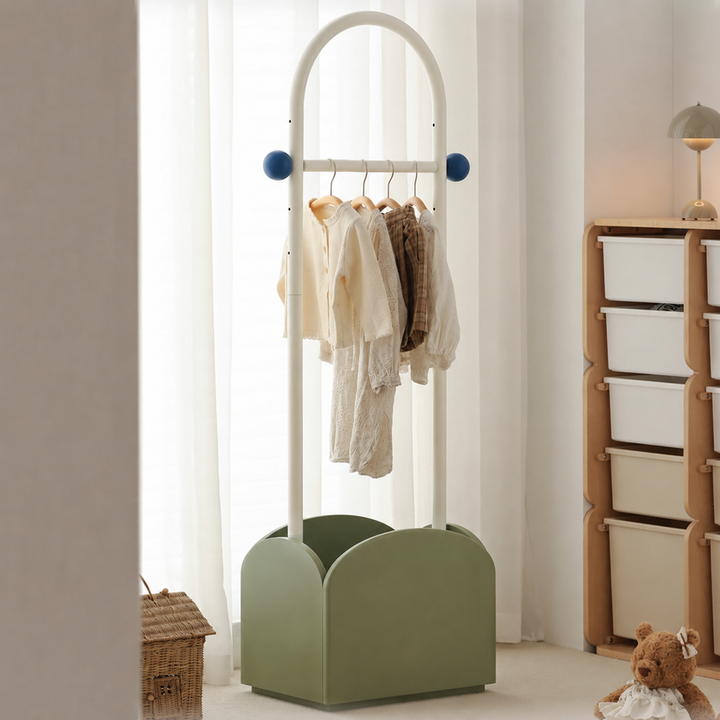Platzsparender Kleiderständer für Kinder - Garderobe für Eingangsbereich &amp; Flur mit verstellbarem Rahmen aus Carbonstahl und Sockel aus Buchenholz 