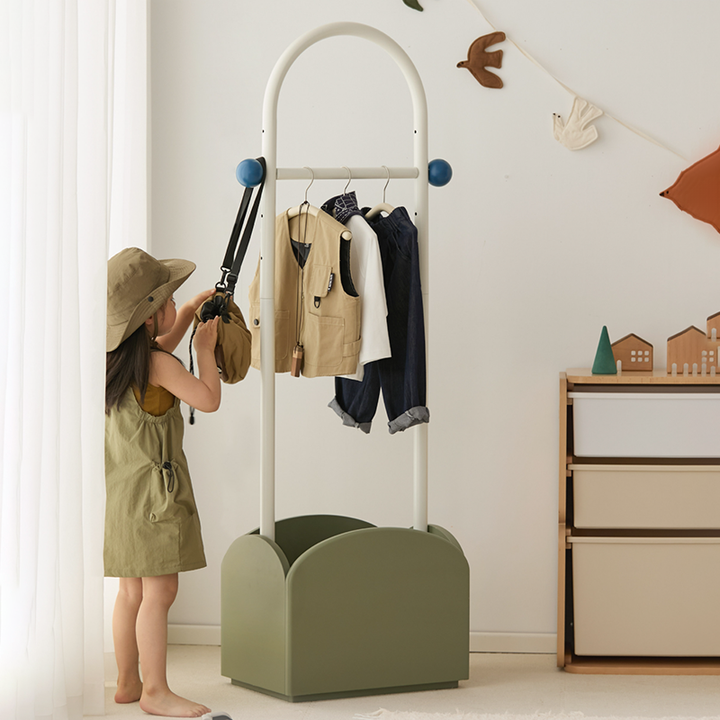 Platzsparender Kleiderständer für Kinder - Garderobe für Eingangsbereich &amp; Flur mit verstellbarem Rahmen aus Carbonstahl und Sockel aus Buchenholz 