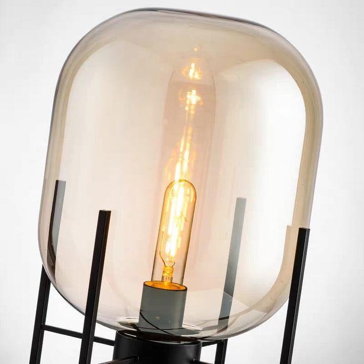 Abgerundete Vollglas-Kurven-Stehlampe mit Metallfuß - Kreative stilvolle Akzentbeleuchtung für das Wohnzimmer 