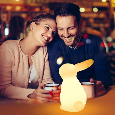 مصباح طاولة LED للأرنب الإبداعي المعاصر لغرفة النوم 