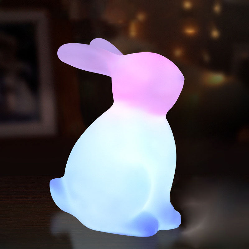مصباح طاولة LED للأرنب الإبداعي المعاصر لغرفة النوم 