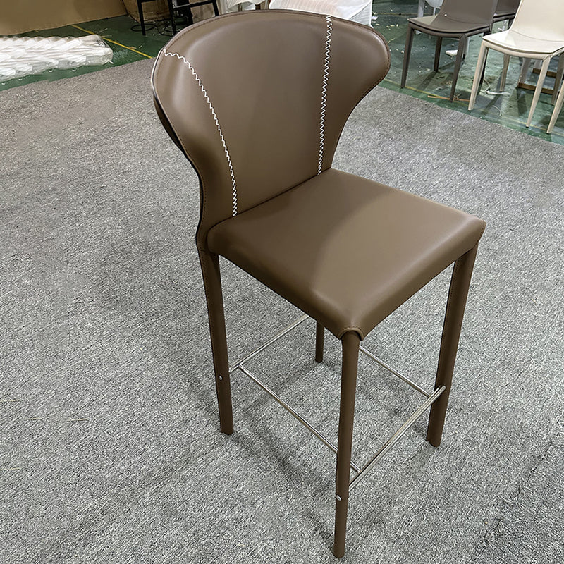 Taburete de bar moderno minimalista cuadrado de acero al carbono con piel sintética tipo silla de montar, sin respaldo ni brazos, para comedor 