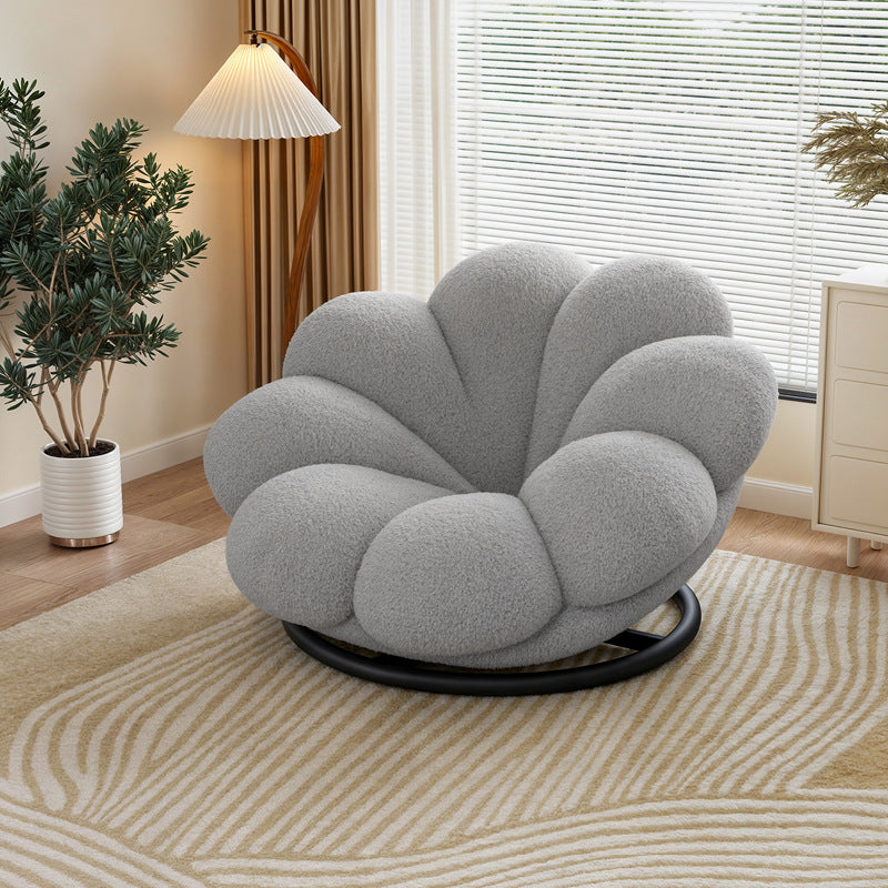 Moderner skandinavischer Dreh-Loungesessel in Blütenblattform aus Teddy-Fleece und Stahl mit Rückenlehne &amp; Fußstütze für Wohnzimmer &amp; Schlafzimmer 
