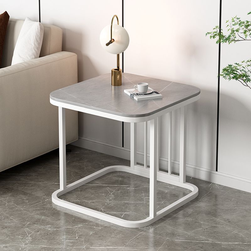 Moderner minimalistischer rechteckiger quadratischer Steintisch aus Eisen für das Wohnzimmer 