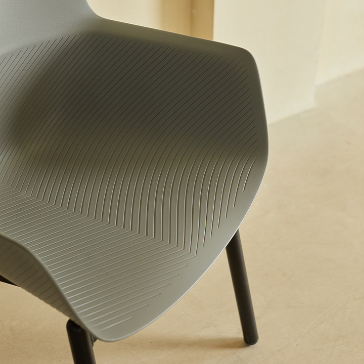 Contemporary Scandinavian Dining Chair - V-Shaped Textured PP Shell &amp; Black Steel Legs Backrest Armrest Chair For Dining Room