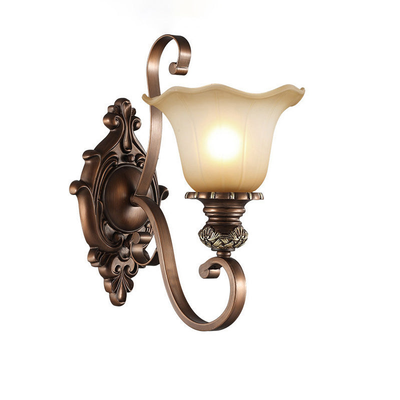 Traditionelle rustikale Milchglas-Blumenschirm-Eisen-Harz-1/2-Licht-Wandleuchter-Lampe für Schlafzimmer 