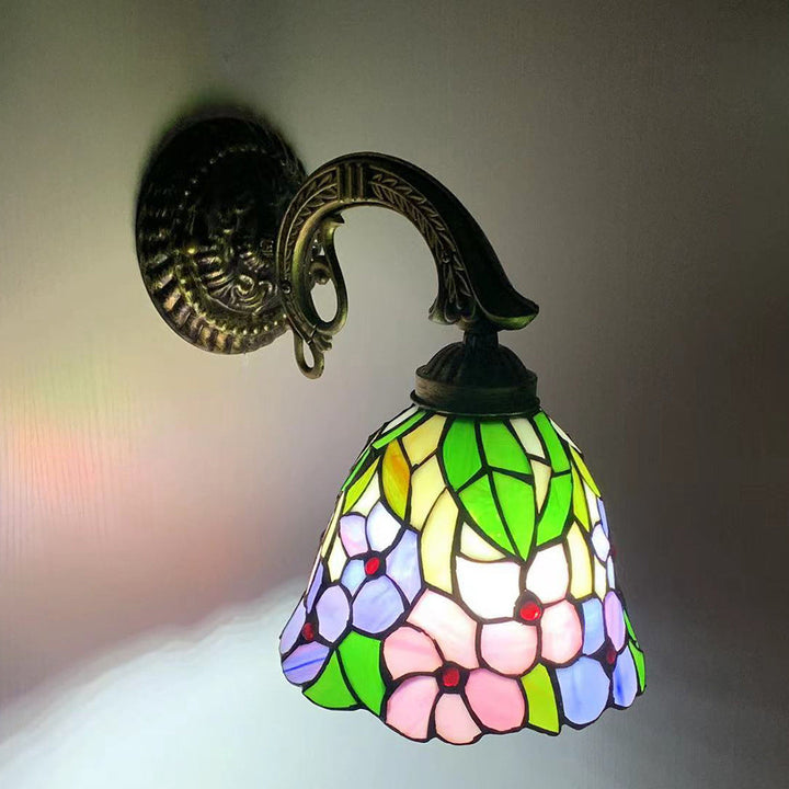 Applique murale en alliage de zinc avec verre teinté Tiffany Flower Cup traditionnelle 1 lumière pour chambre à coucher 