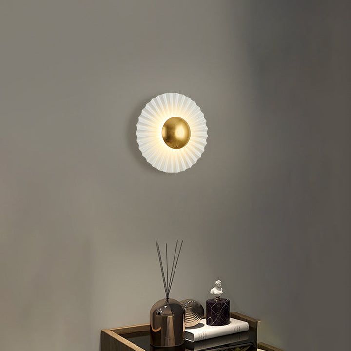 Applique murale LED contemporaine créative ronde à bord festonné pour salon 