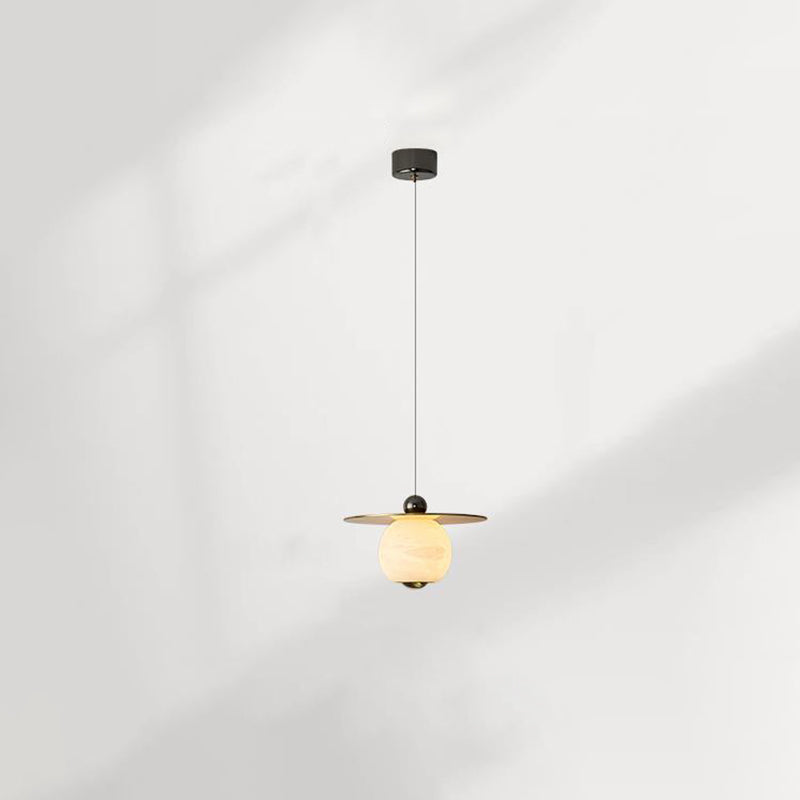 Suspension LED avec abat-jour sphérique en marbre d&
