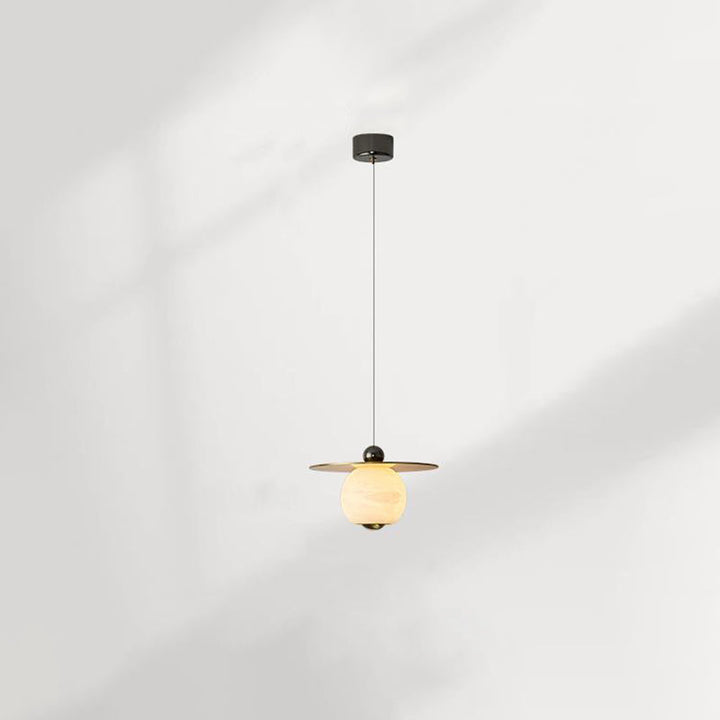 Suspension LED avec abat-jour sphérique en marbre d&